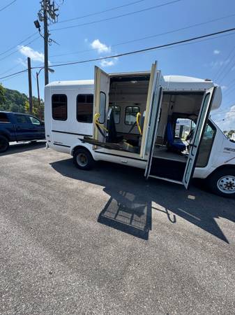 2000 E450 V-10 SUPER DUTY CUTAWAY BUS - $6,990 (PELHAM)63622017989379122