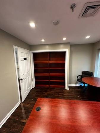 $1,750 / 850ft2 - Espacio de Oficina en Alquiler – ¡Disponible Ahora! (Norton)63699256208771123