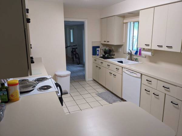 $800 Bedroom for rent in St Pete (Garden Manor)63772428392707124