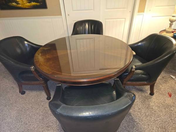 Game Table with 4 Leather Chairs 1