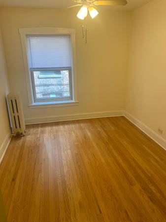 $1,525 / 1br - Lakeview’s Best Value! Bar None! HEAT INCLUDED! (Lakeview)63898600492546124