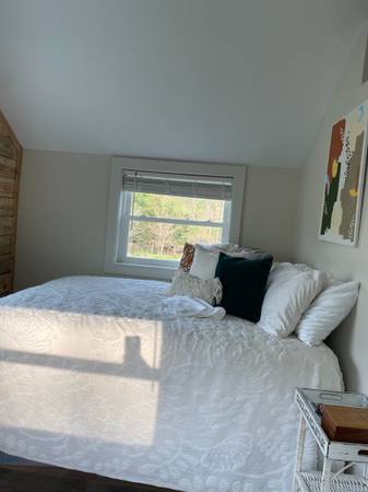 $1,680 / 1br - 600ft2 - Barn Apartment (weaverville)64029205141505122