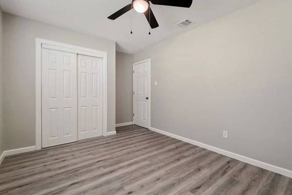 $920 / 1br - Walk to Downtown Campbell! Renovated 1BR Unit 🛍️ (campbell)64049800722946123