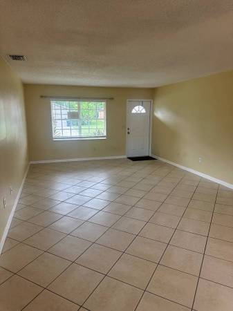 $1,600 / 2br - 1900ft2 - Melwood · Charming 2/1 Cottage near River · 9 min to Beach (Melbourne)63823721747715120