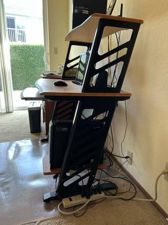 Computer desk - $40 (Bellingham)63435811731587122