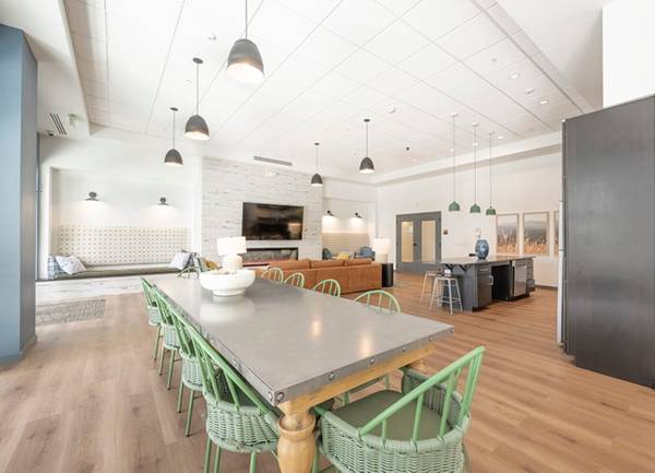 $1,724 / 1 hab. - 889 pies² - Cafetería con Internet, Fogata, Sala de Medios (4015 133rd St SE, Mill Creek, WA)63814711385347123
