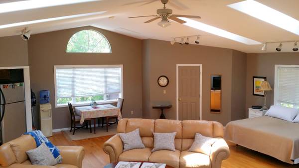 $2,100 / 1br - 960ft2 - Apt, FURNISHED w/Util. - 960 sq. ft., on private 6+ acres (Cazenovia, NY)63982838723586120