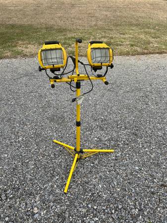 Work Lights with Stand, Adjustable Heads 1