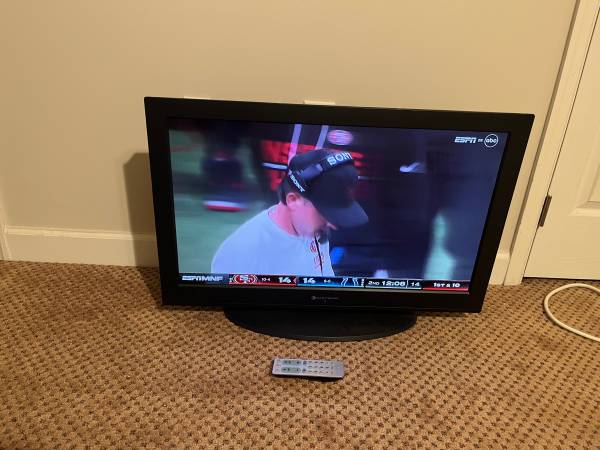 32" Element LCD HDTV for Sale 1