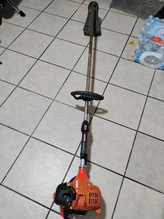 ECHO SRM-225 String Trimmer 1