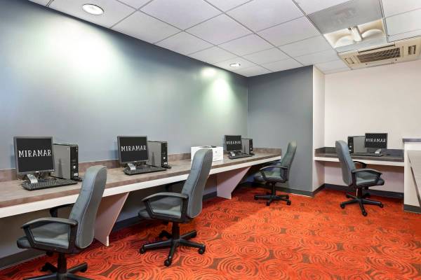 $1,799 / 420ft2 - Cable Ready, Rooftop Terrace/ Sundeck, Studio (1301 15th Street Northwest, Washington, DC)64040193720961123