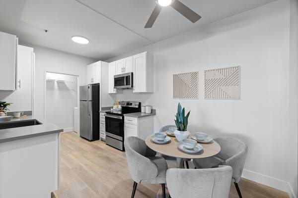 $3,101 / 2br - 901ft2 - ¡Ubicado en Livermore!, Patio con césped, 2/BD (dublin / pleasanton / livermore)63834322492545121