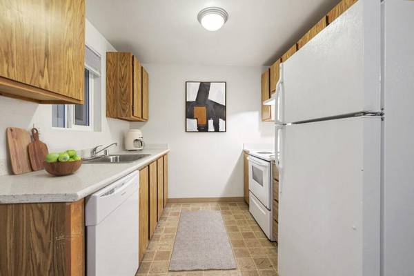 $1,600 / 2br - 865ft2 - Spacious Floor Plans, Disposal, ADA Units Available, Dishwasher63934420391427120
