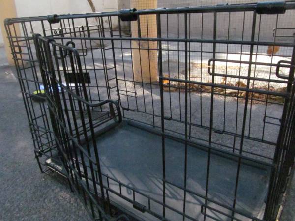 Small folding dog crate- 2doors. Brand: Top Paw63860291492483122