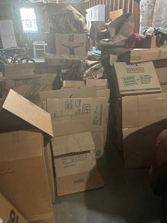 Free Moving boxes and packing materials 1