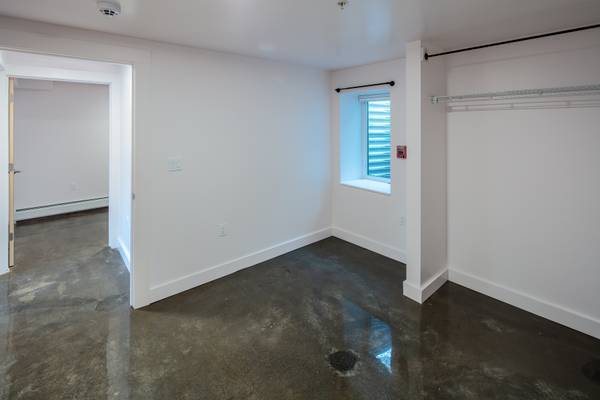 $1,700 / 2br - 2 bedroom apartment with home office 6 Old Winslow Rd (Wilmot)63656212687745122