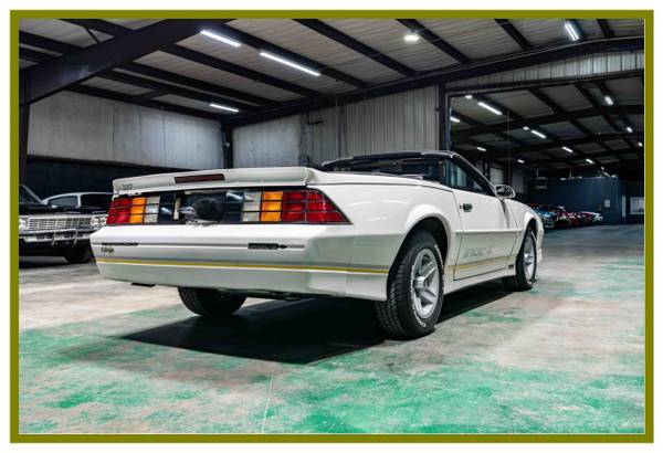 1988 Chevrolet Camaro Iroc Convertible / TPI 305 / 700R4 / AC / 65K Mi - $17,95063470260649731121