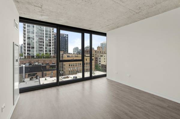 $2,045 SLEEK Primely Located River North Studio-Lap Pool, Lounges, Smart Tech (River North)64041643666434123