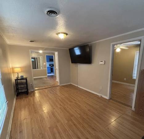 $800 / 800ft2 - 1521 Stanley 2 bedroom home $800.00 rent $1000.00 Deposit (Saginaw)64198882381571121