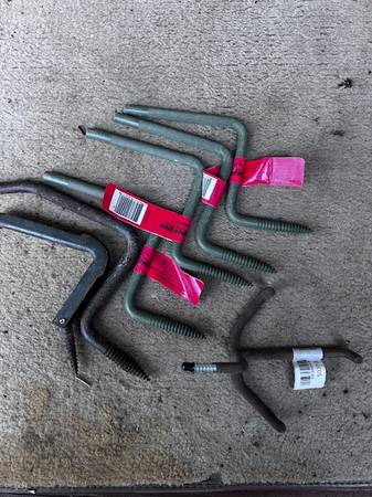 tree climbing screw steps and bow hanger 1