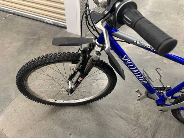 Great Condition $1000 Specialized Mountain Bike With Full Suspensions - $100 (Kirkland)63471455161219123