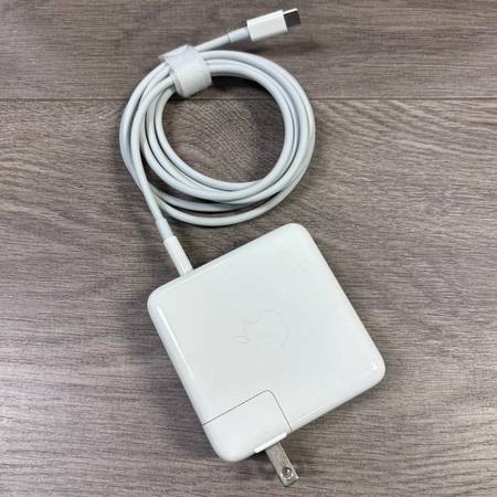 Apple USB-C Power Adapter - $1863471198903939123