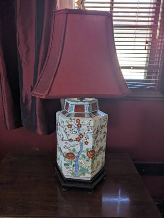 2 Vintage Chinoiserie Porcelain Table Lamps, 1