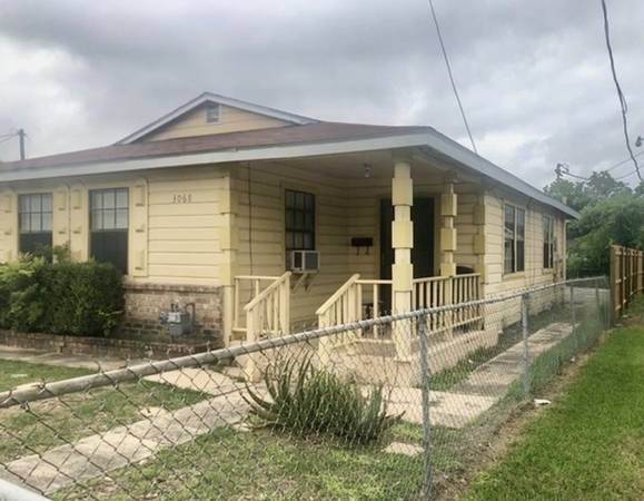 $1,350 / 3br - Casa en renta 🏡 (Baldwin area)64036534458499121