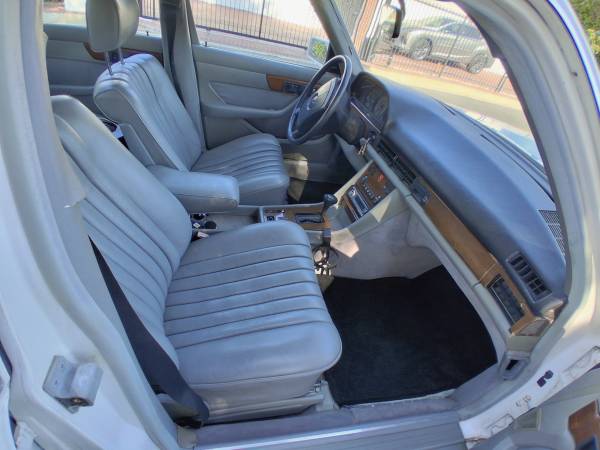 Grandpa not using/ 80's Vintage Classic Collector Mercedes Benz /OBO. - $5,500 (SHERMAN OAKS)63437250569985124