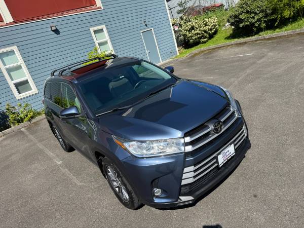One Owner Locally Owned 2017 Toyota Highlander XLE >>86k>> - $27,995 (Daily Deals Auto Sales Lynnwood)63624427699841122
