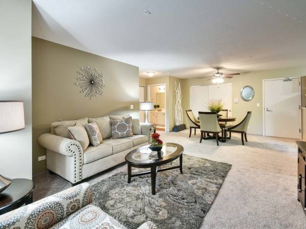 $1,675 / 2 habitaciones - 978 pies² - Ciudad fuera. Tranquilidad dentro. (Waukegan, IL 60087)63846717066115121