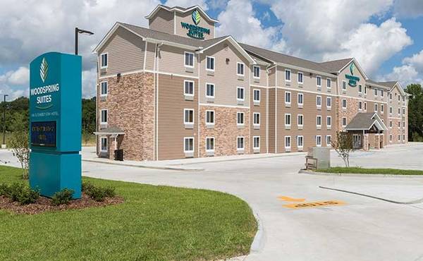 $930 / 1br - Affordable Living: Clean, Safe, With a Kitchen (200 Rue des Voyages, Lafayette, LA)63857515131137120
