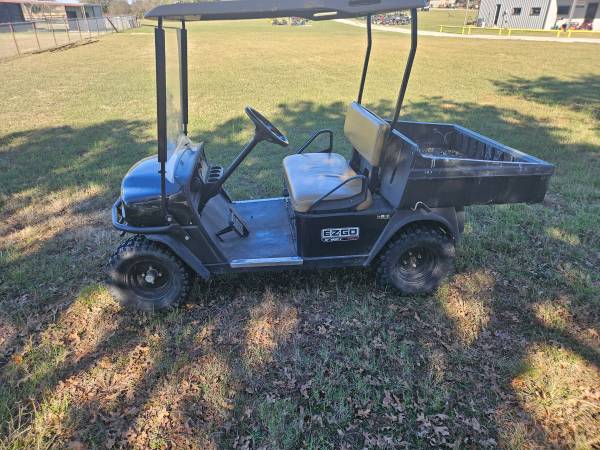 EZ GO GOLF CART 1