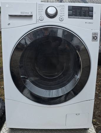 LG Washer/Dryer Combo (2021) 1