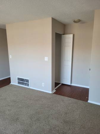 $1,008 / 2br - 749ft2 - ¡Moderno departamento de 2 habitaciones completamente equipado en un excelente vecindario! (Anderson)63680211670145122