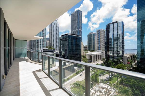 $6,000 / 2br - 1088ft2 - Bay Facing 2+Den with Sweeping Terrace! (DUA-Brickell)64001846913922120