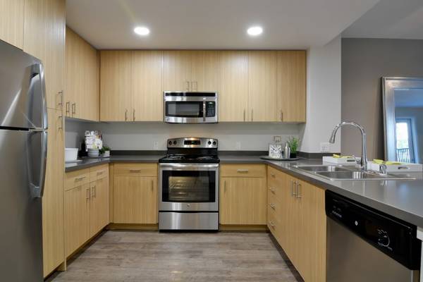 $3,559 / 1br - Linen Closets, Refrigerator, Green-Friendly Community (mountain view)63946803484931122