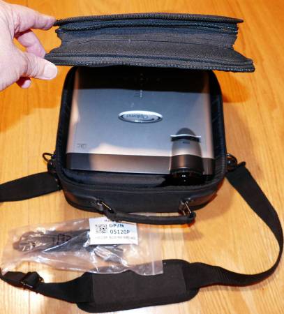 Optoma 2,000 DLP Lumens Bright Video Projector + Remote Control Busine - $200 (san mateo)63443331892737124