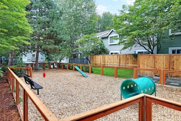 $3,125 / 2br - 1202ft2 - Storage, TV Lounge, Fitness Center, On-site Management63786873191043122