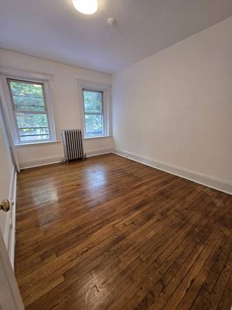 $2,700 / 2br - 700ft2 - Coolidge Corner – Heat & Hot Water Included w/ Parking Available Now (Brookline)64213547792257120
