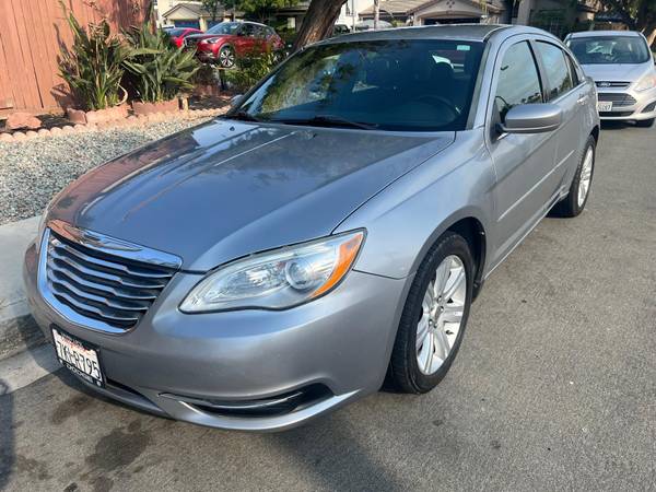 2013 Chrysler 200 - $3.500 (San Ysidro)63440112958209122