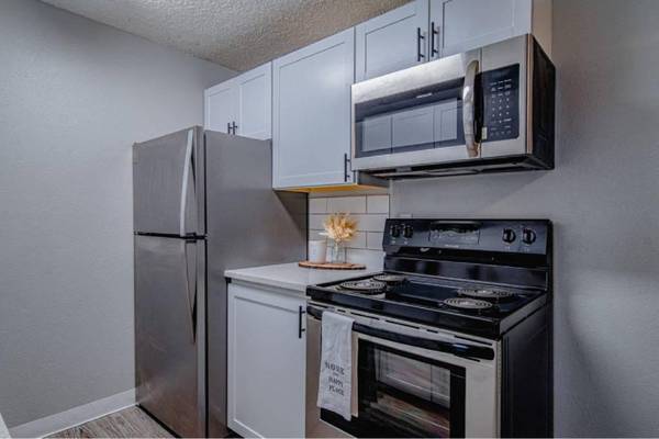 $1,175 / 1br - 366ft2 - Baseboard Heaters, LVP Flooring, On-Site Management, Laundry Facility63981533787394120