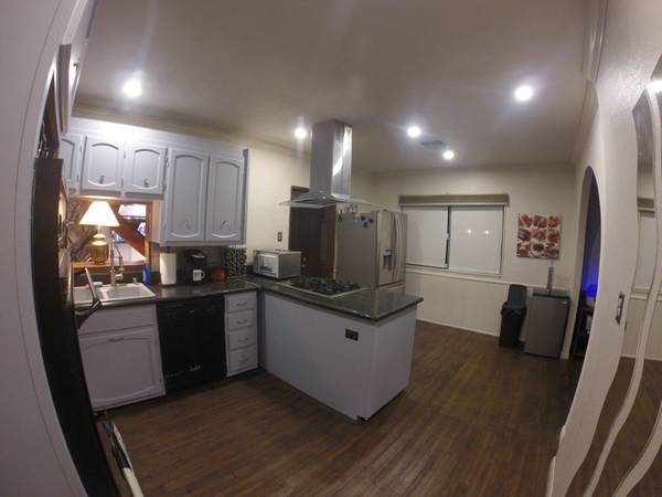 $1200.00 / 1br - 220ft2 - Habitación acogedora en zona tranquila y familiar63857624250881123