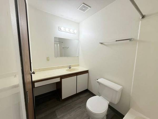 $975 / 1br - 590ft2 - Check All the Boxes: Pool ✔ W/D ✔ Pet-Friendly ✔ (Saint Cloud , Minnesota)63988652380547120