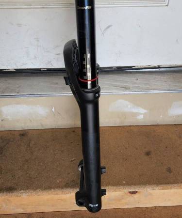 2022 Rockshox Lyrik RC2 Mountain Bike Fork with Charger 2.1, 27.5" 1
