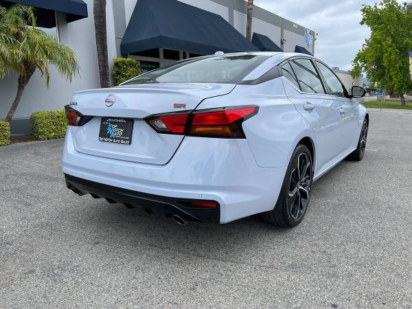 2023 Nissan Altima 2.5 SR sedan Gray Sky Pearl - $19,997 (28046 Del Rio Rd Ste Abr)63440662155265124