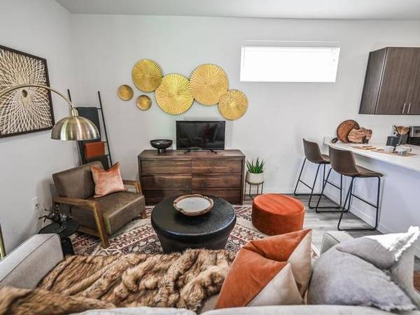 $1,495 / 1hab - 610ft2 - Ubicación conveniente, paisajismo profesional, lavadora/secadora en la unidad63659781272067120