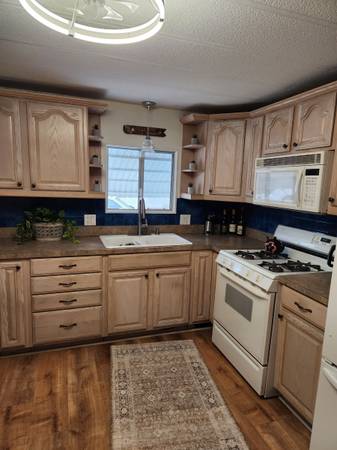$69,995 / 2br - 1152ft2 - Near John's Pass / Gulf BEACHES 2/2 mobile home. Fully FURNISHED (St petersburg)63991225641475122