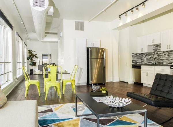 $2,395 / 1br - CALL for 1 MONTH OFF! - Near the Freeway, Bright Windows & Great View (Gaslamp Quarter / Downtown)64037218433410121