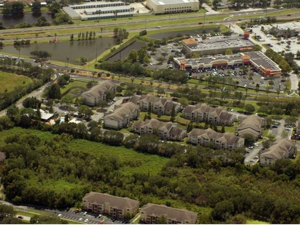 $1,515 / 3br - 1137ft2 - Pool, After School Care Center, On-site Management (1911 Brandon Crossing Cir, Brandon, FL)63976135408386121